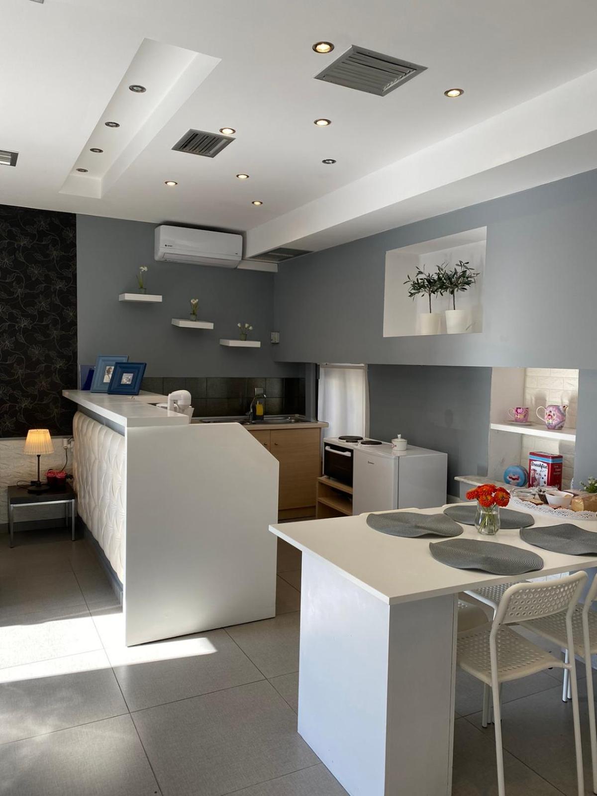 Apollonio Upper View Suites Corinth Ngoại thất bức ảnh